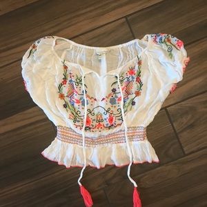 Cropped floral white shirt